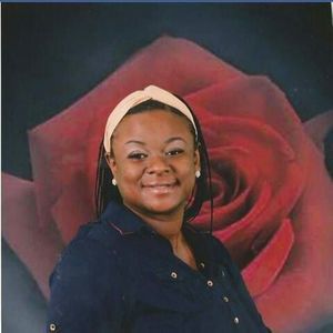 Meet your Posher, Monique